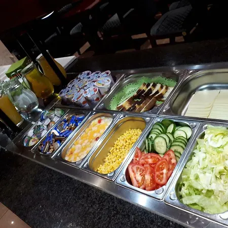 Am Flughafen 3* Kolín nad Rýnem