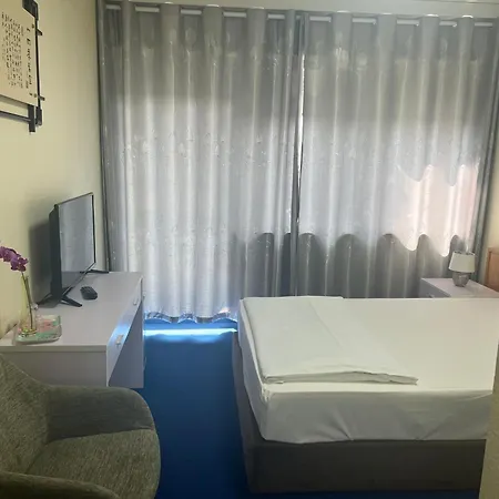 מלון Am Flughafen