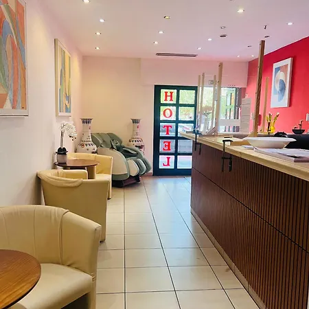 Am Flughafen Hotel 3*