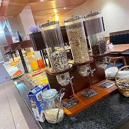 أم فلوغهافين فندق كولونيا