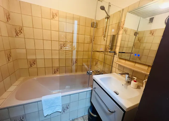 Am Flughafen 3* Köln