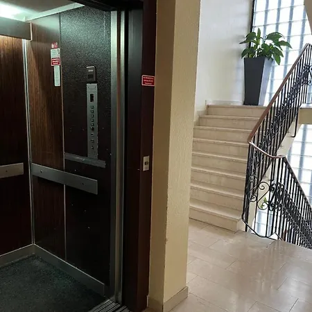 Am Flughafen Ξενοδοχείο Κολωνία