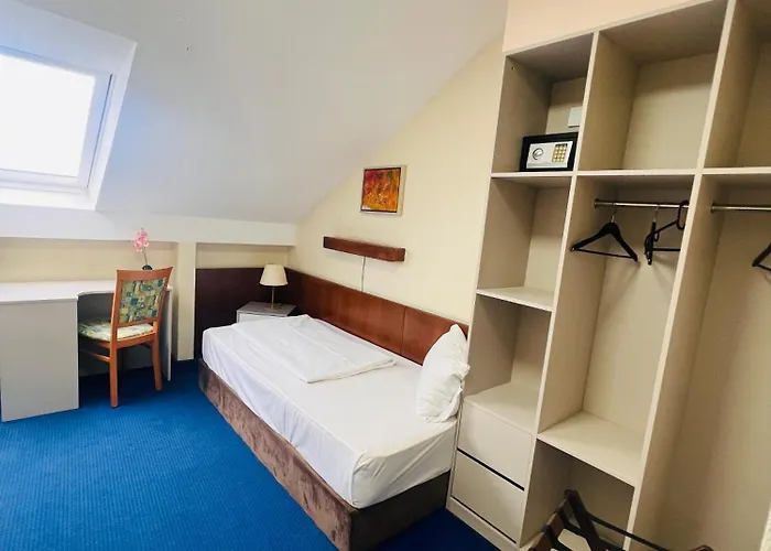 Am Flughafen Hotel 3*